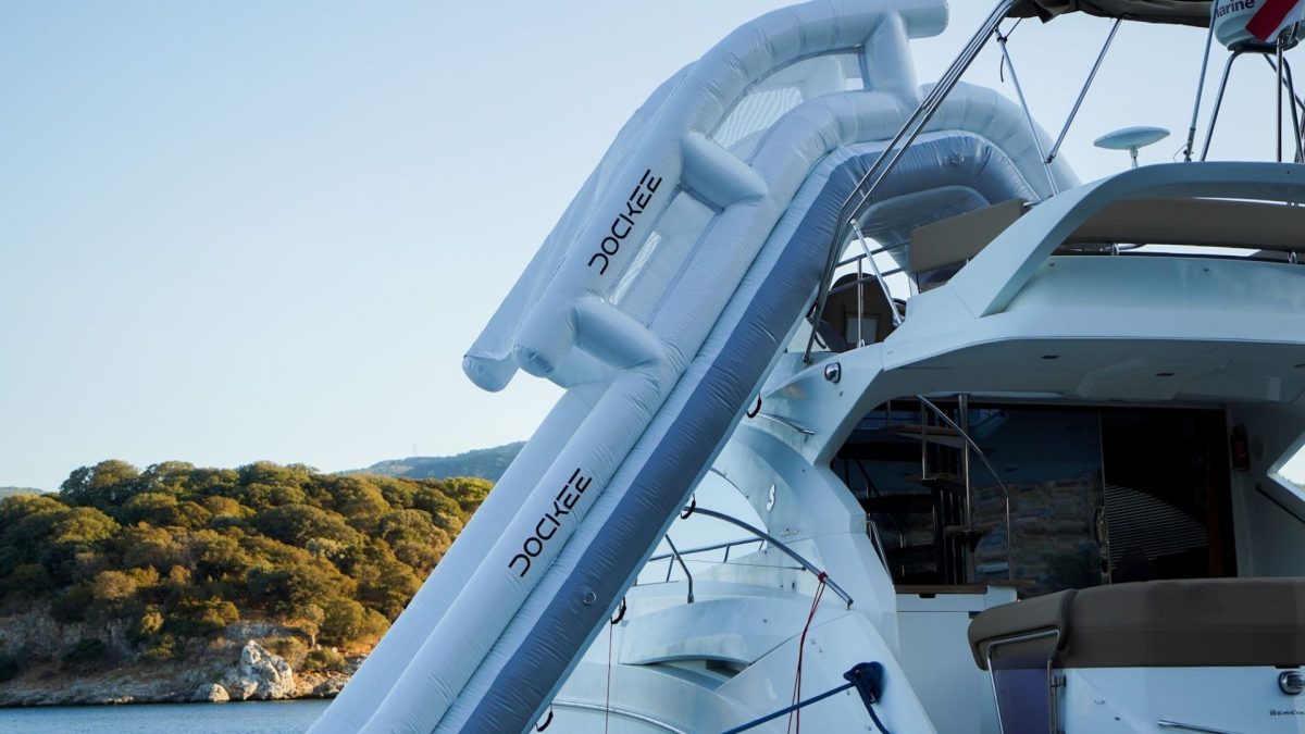 Dockee yacht slide